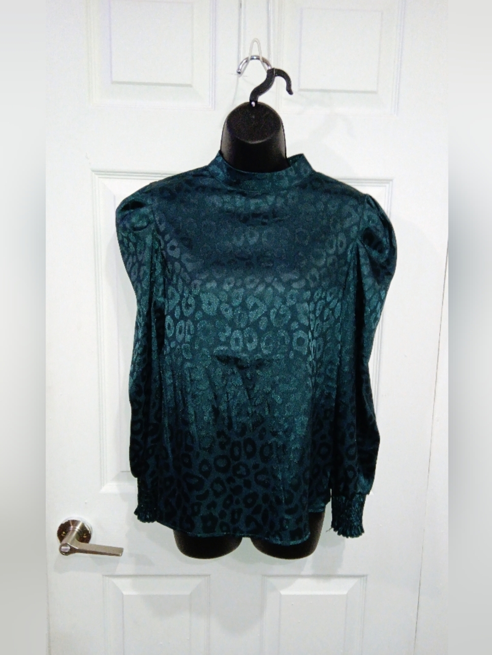 SHEIN Emerald Green Leopard Jacquard Puff Sleeve Blouse - Picture 2 of 4